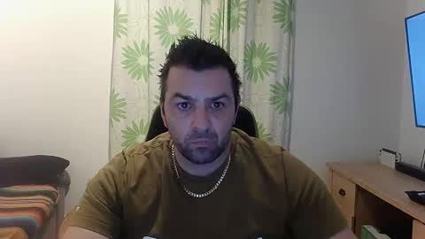 guillaume666286050 online show from 17, 1, 2026