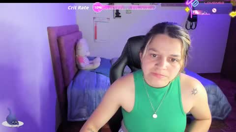 Hello Im Julieta Im 25 years old welcome to my room have fun and be happy. online show from 12, 9, 2025