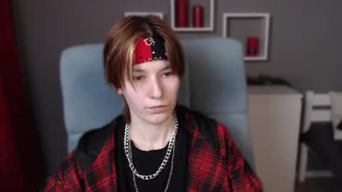 Snapshot of guitarandangell chatting on 5, 1, 2026 guitarandangell online show from 5, 1, 2026