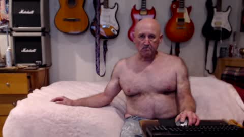 Snapshot of guitarsexgod chatting on 9, 1, 2025 Mario online show from 9, 1, 2025