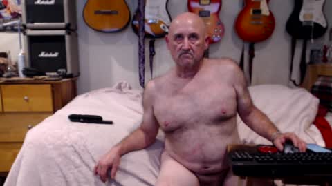Snapshot of guitarsexgod chatting on 11, 1, 2025 Mario online show from 11, 1, 2025