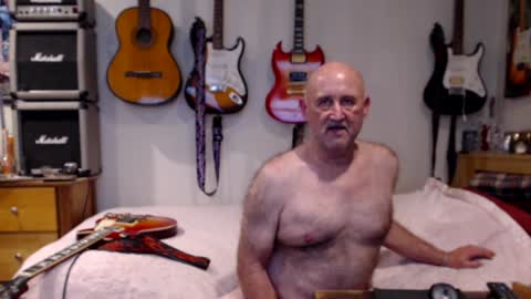 Snapshot of guitarsexgod chatting on 17, 1, 2025 Mario online show from 17, 1, 2025