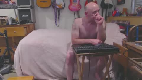 Snapshot of guitarsexgod chatting on 10, 2, 2025 Mario online show from 10, 2, 2025