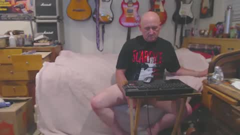 Snapshot of guitarsexgod chatting on 18, 2, 2025 Mario online show from 18, 2, 2025