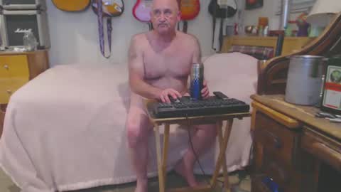 Snapshot of guitarsexgod chatting on 26, 2, 2025 Mario online show from 26, 2, 2025