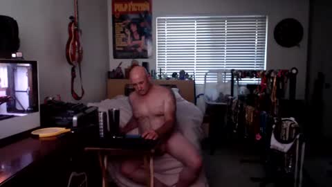 Snapshot of guitarsexgod chatting on 12, 10, 2025 Mario online show from 12, 10, 2025