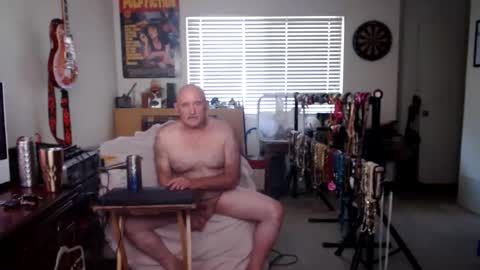 Snapshot of guitarsexgod chatting on 16, 10, 2025 Mario online show from 16, 10, 2025