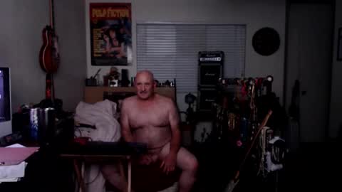 Snapshot of guitarsexgod chatting on 31, 10, 2025 Mario online show from 31, 10, 2025