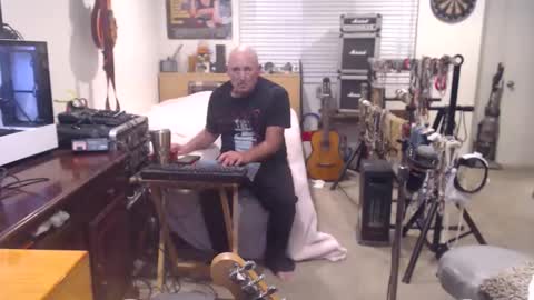 Snapshot of guitarsexgod chatting on 14, 11, 2025 Mario online show from 14, 11, 2025