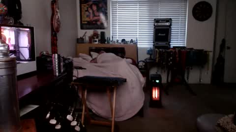 Snapshot of guitarsexgod chatting on 27, 11, 2025 Mario online show from 27, 11, 2025