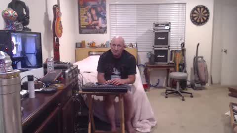 Snapshot of guitarsexgod chatting on 4, 12, 2025 Mario online show from 4, 12, 2025