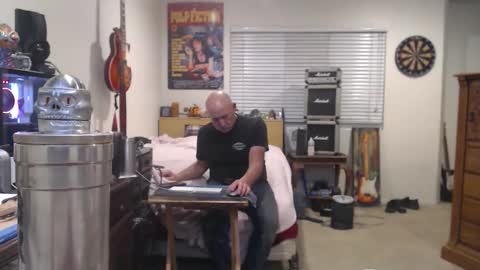 Snapshot of guitarsexgod chatting on 17, 12, 2025 Mario online show from 17, 12, 2025