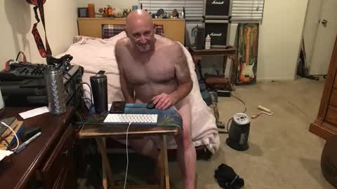 Snapshot of guitarsexgod chatting on 21, 12, 2025 Mario online show from 21, 12, 2025