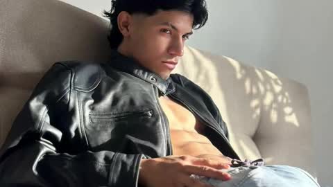 Snapshot of guts_x chatting on 11, 1, 2025 Guts online show from 11, 1, 2025