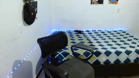 Snapshot of guts_x chatting on 3, 2, 2025 Guts online show from 3, 2, 2025