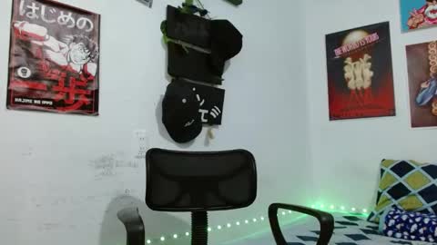 Snapshot of guts_x chatting on 21, 2, 2025 Guts online show from 21, 2, 2025