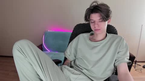 guy_liam1 online show from 13, 1, 2025