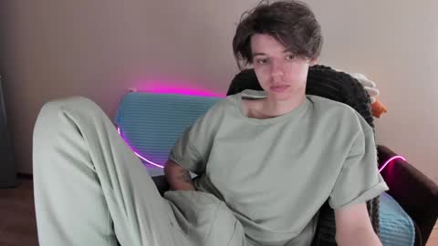 guy_liam1 online show from 25, 1, 2025