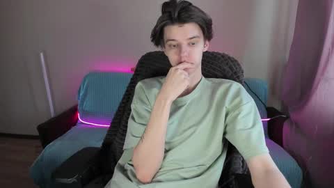 guy_liam1 online show from 24, 2, 2025