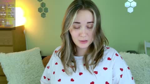 Snapshot of gwen_lady chatting on 4, 1, 2025 Sweety Kitty online show from 4, 1, 2025