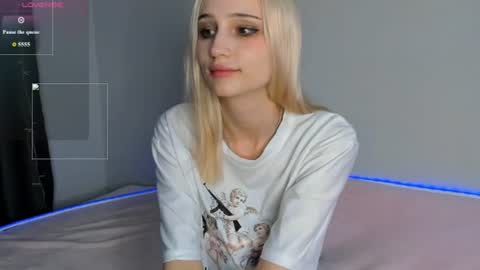 Snapshot of gwencase chatting on 18, 6, 2026 Gwan online show from 18, 6, 2026