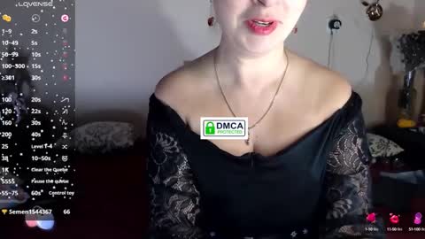 Gwendolyn Essie online show from 30, 1, 2025