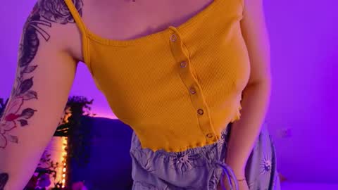 gwenhilton online show from 3, 10, 2025