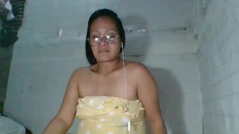 Snapshot of gwenn24 chatting on 8, 3, 2026 gwenn24 online show from 8, 3, 2026