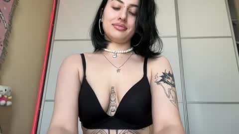 Snapshot of h3l9a_pataki chatting on 1, 6, 2026 Helga online show from 1, 6, 2026