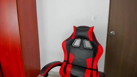 Snapshot of hades_horny_ chatting on 31, 3, 2026 hades_horny_ online show from 31, 3, 2026