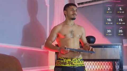 Snapshot of hadez_69 chatting on 17, 12, 2025 HADEZ online show from 17, 12, 2025