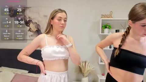 Snapshot of hadleynichols chatting on 23, 9, 2025 Hi Im Rebecca Glad to see you in my room  PVT is open online show from 23, 9, 2025