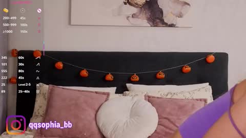 Snapshot of hadleynichols chatting on 22, 10, 2025 Hi Im Rebecca Glad to see you in my room  PVT is open online show from 22, 10, 2025