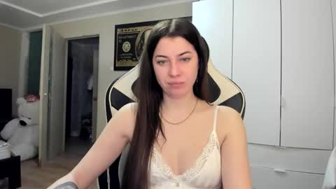 Snapshot of hailey_beauty chatting on 19, 12, 2025 Sk pe Anya388109 online show from 19, 12, 2025