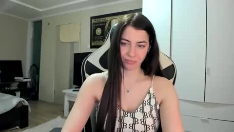 Snapshot of hailey_beauty chatting on 5, 3, 2026 Sk pe Anya388109 online show from 5, 3, 2026