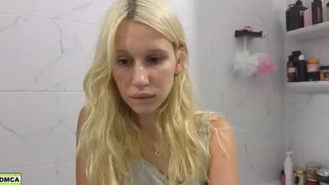 hailey_would online show from 23, 9, 2025