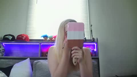 Snapshot of haileyakuma69 chatting on 5, 12, 2024 Hailey and d online show from 5, 12, 2024