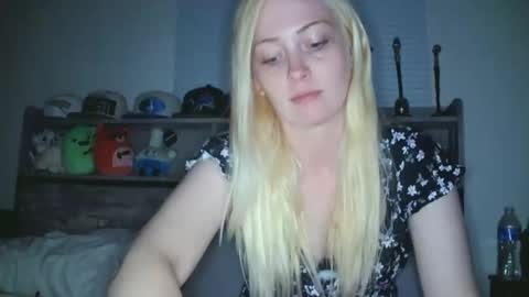 Snapshot of haileyakuma69 chatting on 28, 9, 2025 Hailey and d online show from 28, 9, 2025