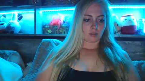 Snapshot of haileyakuma69 chatting on 5, 10, 2025 Hailey and d online show from 5, 10, 2025