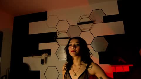 haileycat_ online show from 23, 12, 2024