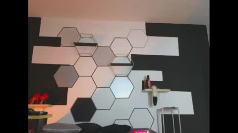 haileycat_ online show from 5, 1, 2025