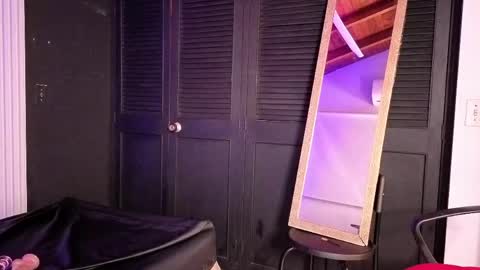 haileycat_ online show from 9, 6, 2026
