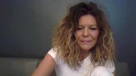 Hailey online show from 14, 11, 2025