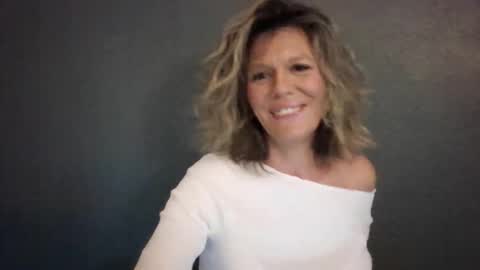 Snapshot of haileys123 chatting on 21, 5, 2026 Hailey online show from 21, 5, 2026