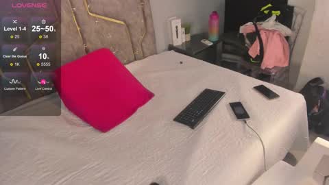 haileystonei online show from 17, 12, 2025