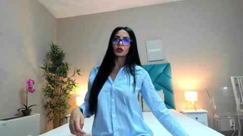 Hailey online show from 23, 9, 2025