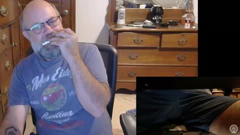 Snapshot of hairydaddybear69 chatting on 23, 11, 2025 HairyDaddyBear69 online show from 23, 11, 2025