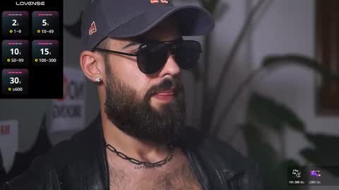 Snapshot of hairyrobxxx chatting on 8, 11, 2025 HairyRobXxX online show from 8, 11, 2025