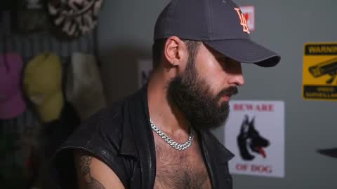 Snapshot of hairyrobxxx chatting on 19, 11, 2025 HairyRobXxX online show from 19, 11, 2025