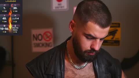 Snapshot of hairyrobxxx chatting on 5, 12, 2025 HairyRobXxX online show from 5, 12, 2025